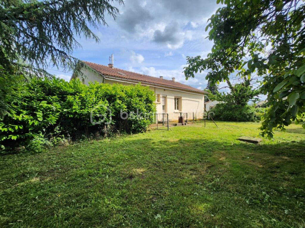 Pavillon de plain-pied – 105 m² habitables – beau potentiel d’aménagement – 4 pièces – 2 chambres – 105 m²