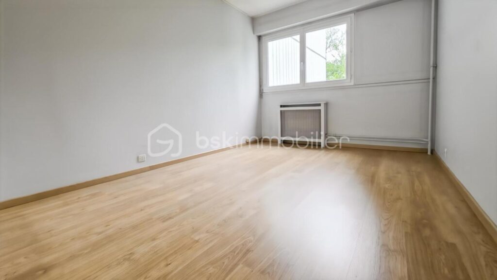 Appartement F3 – 65 m2 – Grand BALCON – cave – 3 pièces – 2 chambres – 65 m²
