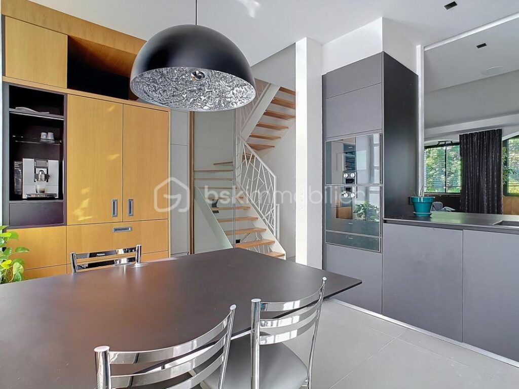 APPARTEMENT HAUT DE STANDING 215M² MEAUX CENTRE – 4 CHAMBRES – DPE C – 640 000 € – 8 pièces – 4 chambres – 162 m²