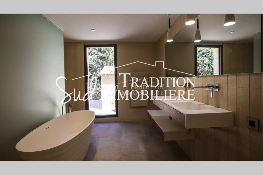 vente maison 7 Pièce(s) – 7 pièces – NR chambres – 222.00 m²