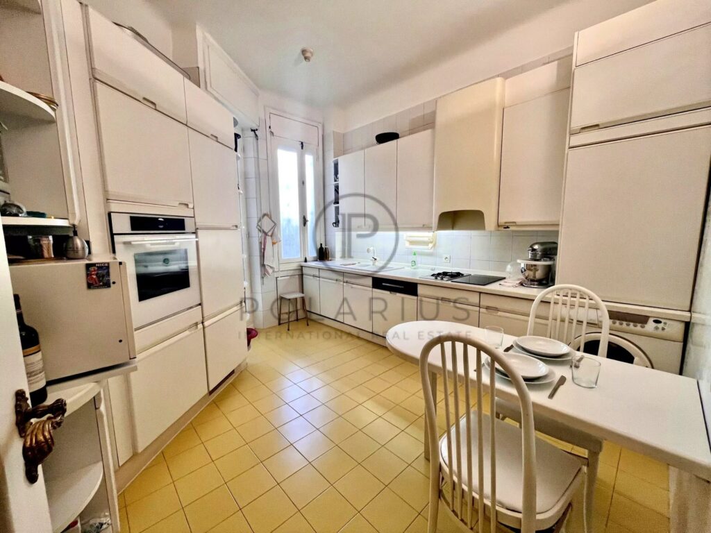 Superbe appartement de 145 m² avec vue mer à Nice – 4 pièces – 2 chambres – 145 m²