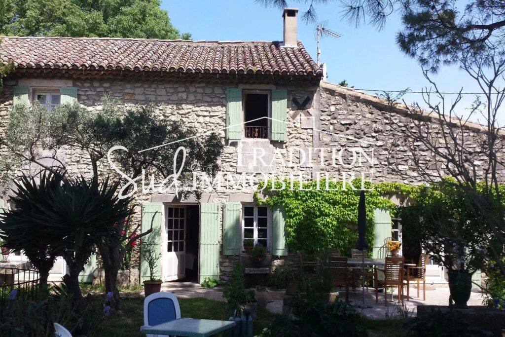 vente mas – NR pièces – 5 chambres – 200.00 m²