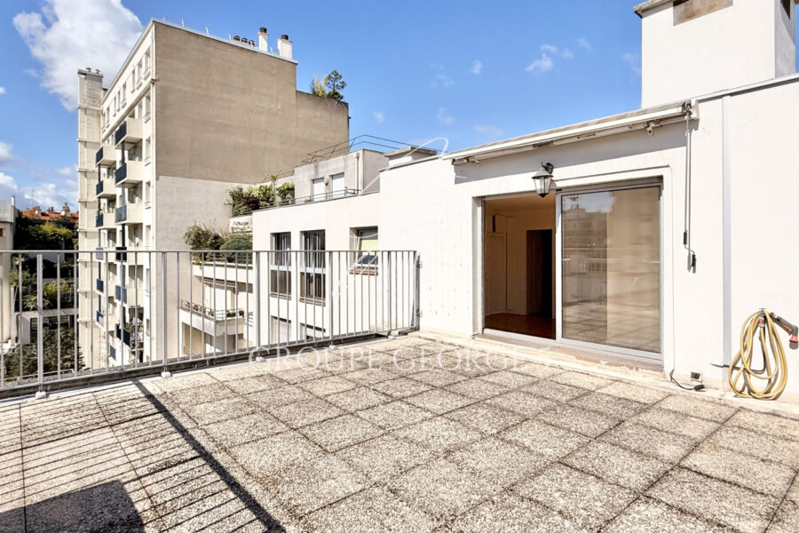 Appartement à vendre à Paris — Vue sur la ville — photo 9