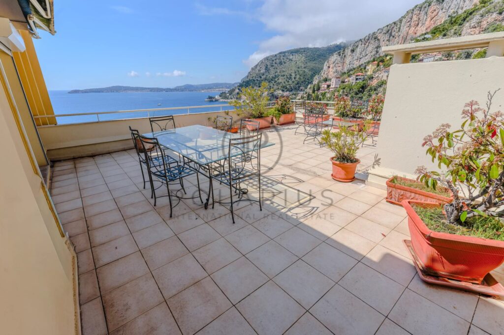 Penthouse hors marché | Cap d’Ail | Vues exceptionnelles sur la mer – 4 pièces – 2 chambres – 95 m²