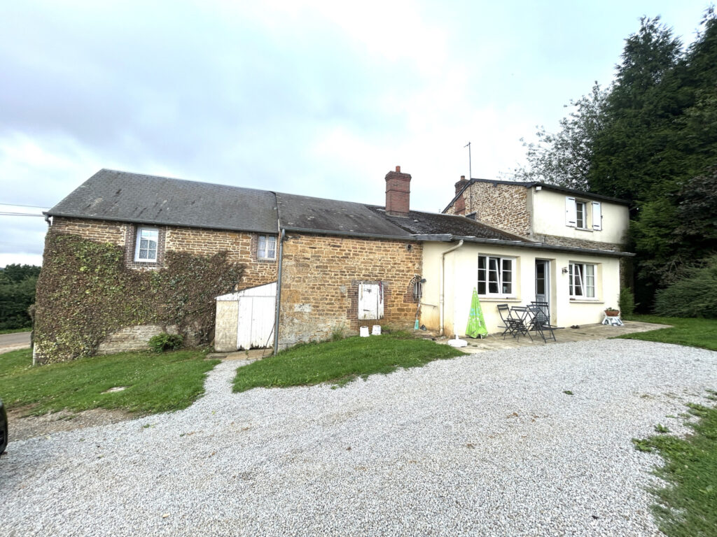 Au coeur de la campagne du sud Pays d&rsquo;auge, l&rsquo;agence CAZIN I – 6 pièces – 3 chambres – 120 m²