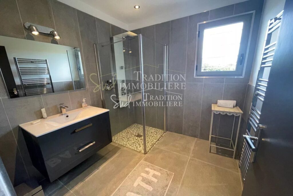 vente maison 5 Pièce(s) – 5 pièces – 3 chambres – 137.00 m²