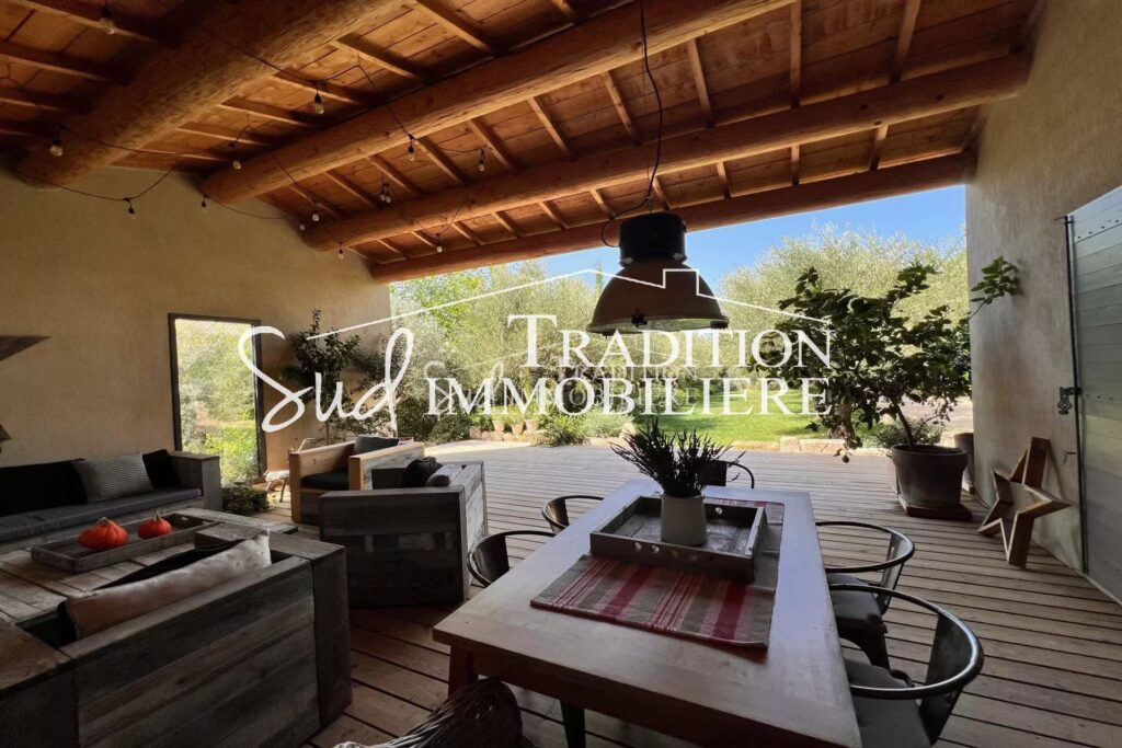 vente maison 10 Pièce(s) – 10 pièces – NR chambres – 240.00 m²