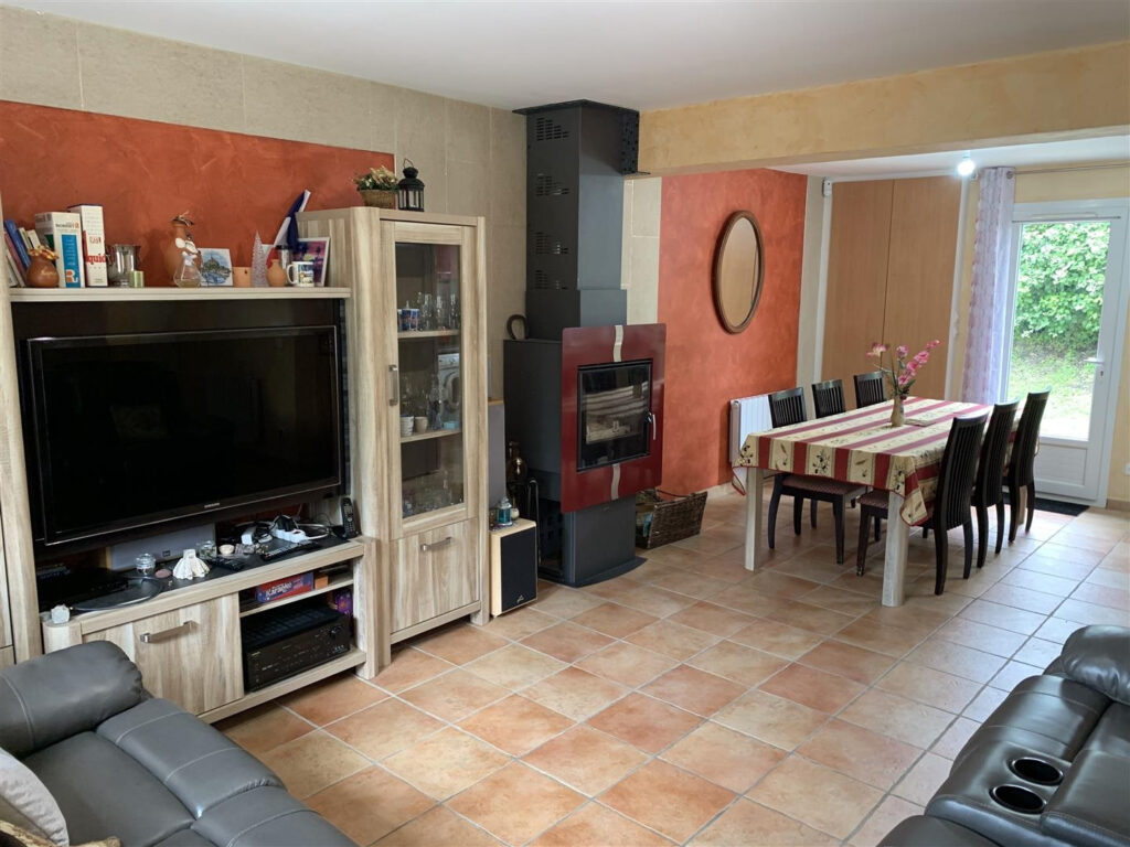 Dans la région des haras, à seulement 11kms du Haras du Pin, – 7 pièces – 5 chambres – 110 m²