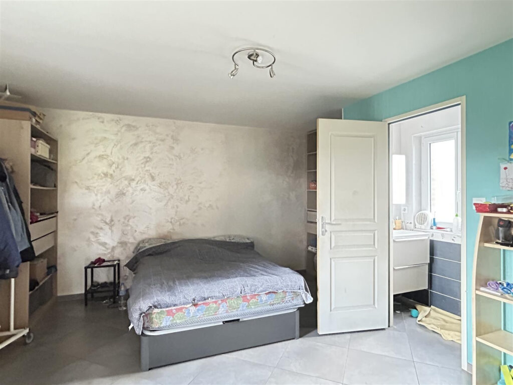 L&rsquo;agence CAZIN IMMOBILIER vous propose cette jolie maison de – 4 pièces – 3 chambres – 98 m²