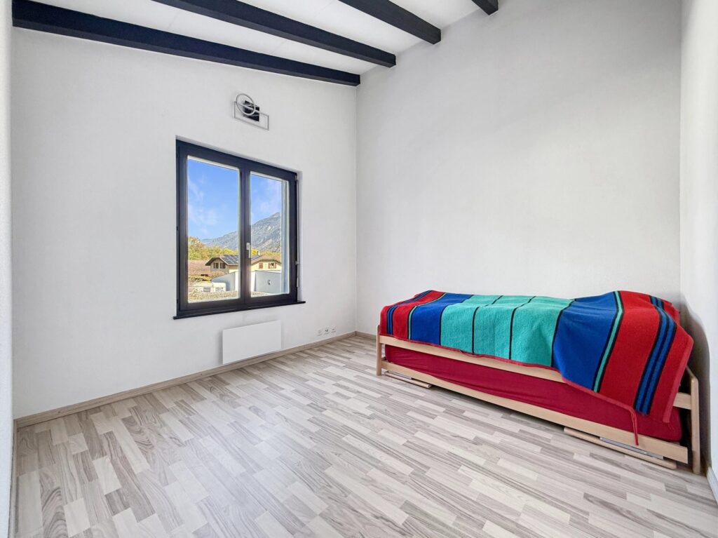 Villa contemporaine à Martigny ! – 6 pièces – 4 chambres – 220 m²