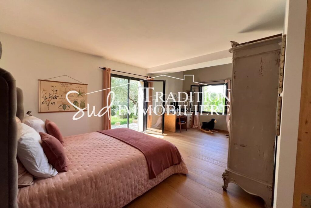 vente maison 10 Pièce(s) – 10 pièces – NR chambres – 240.00 m²