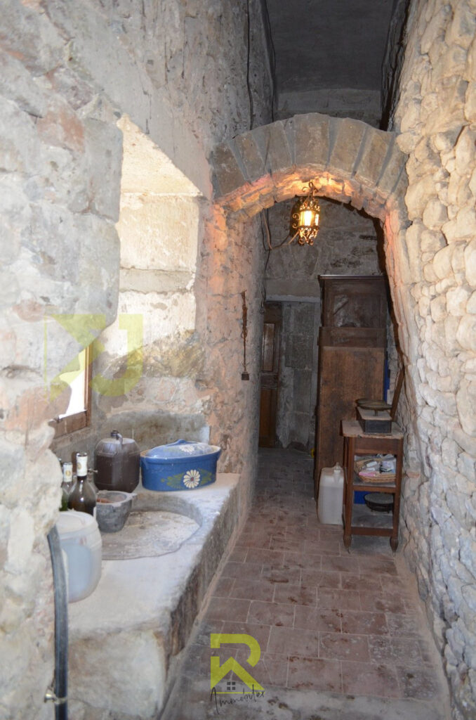 Château dans le minervois proche de Carcassonne – 21 pièces – 12 chambres – 360 m²