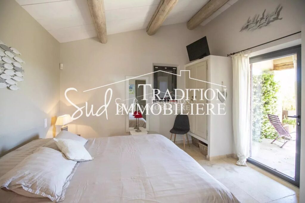 vente maison – NR pièces – NR chambres – 240.00 m²