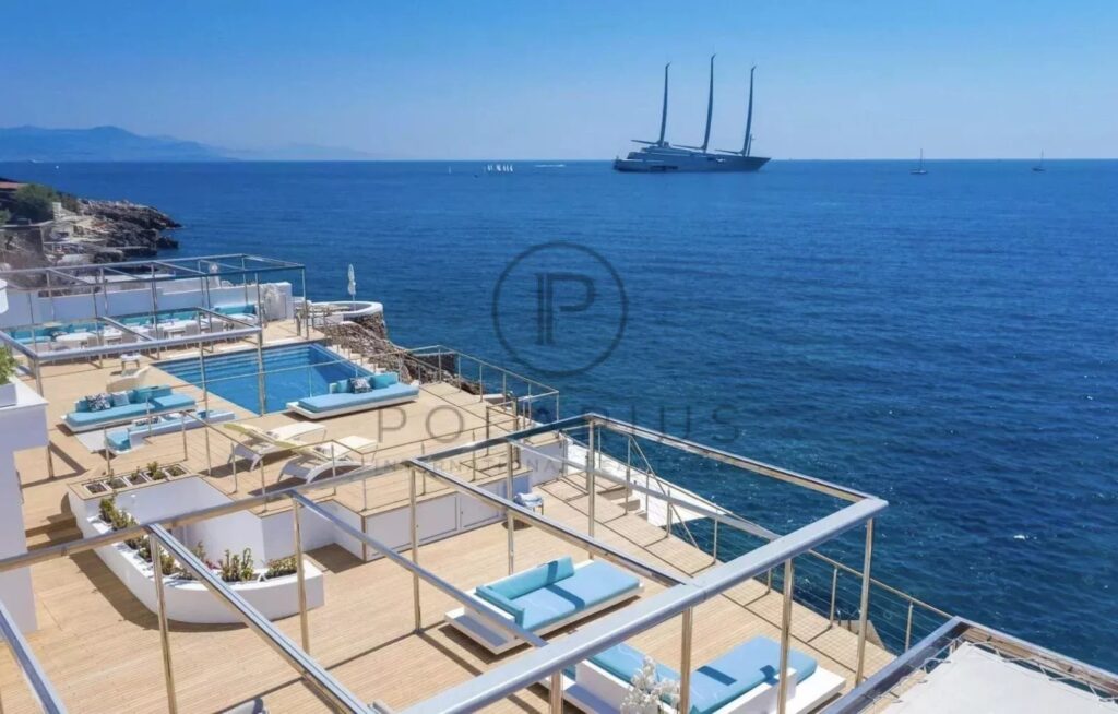 Domaine d’exception à vendre au Cap d’Antibes – Château du Cap – 15 pièces – 11 chambres – 1000 m²