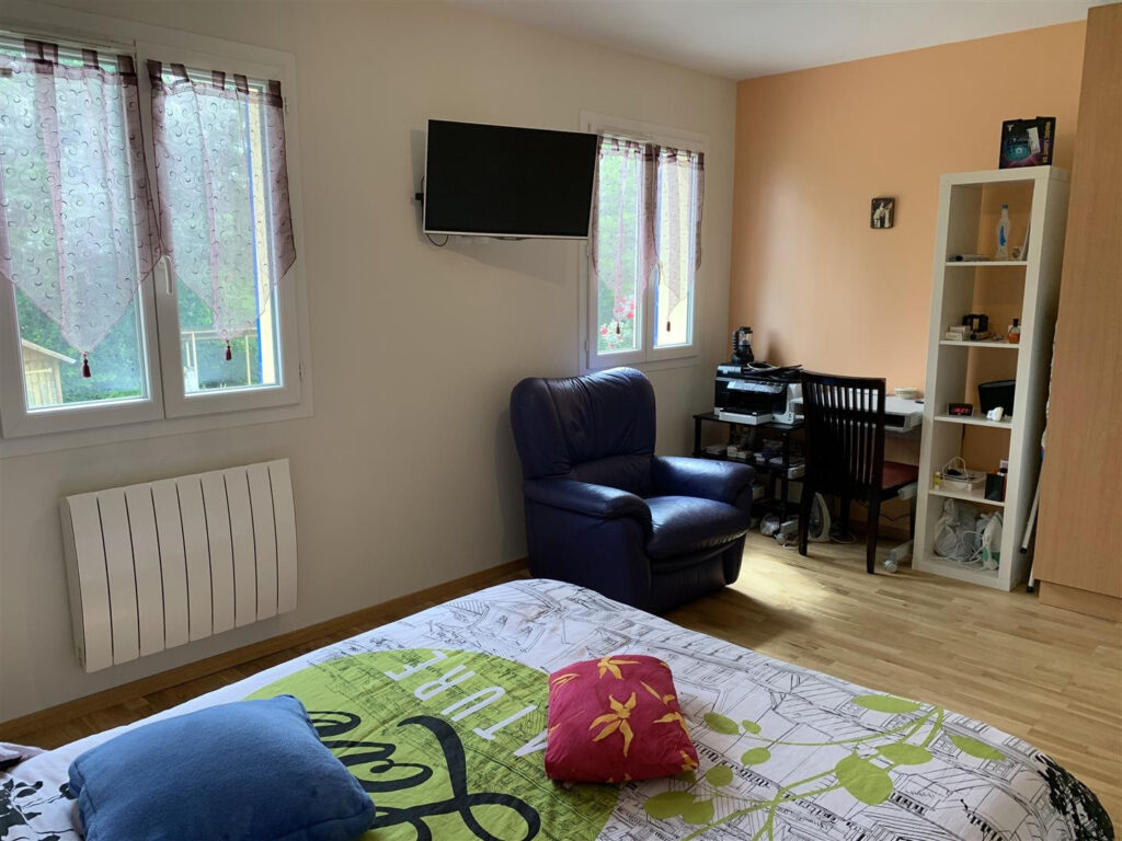 Dans la région des haras, à seulement 11kms du Haras du Pin, – 7 pièces – 5 chambres – 110 m²