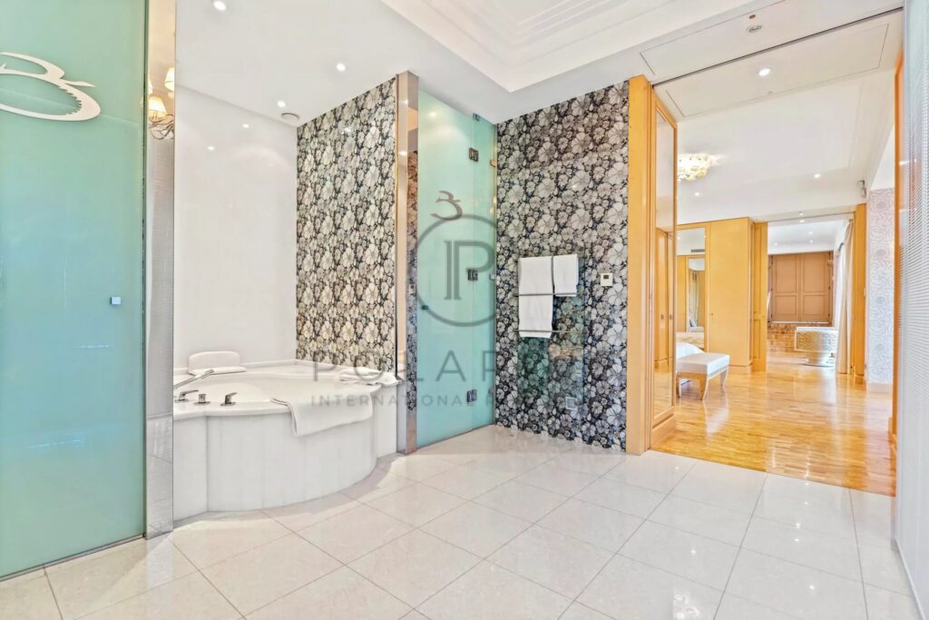 Domaine d’exception à vendre au Cap d’Antibes – Château du Cap – 15 pièces – 11 chambres – 1000 m²