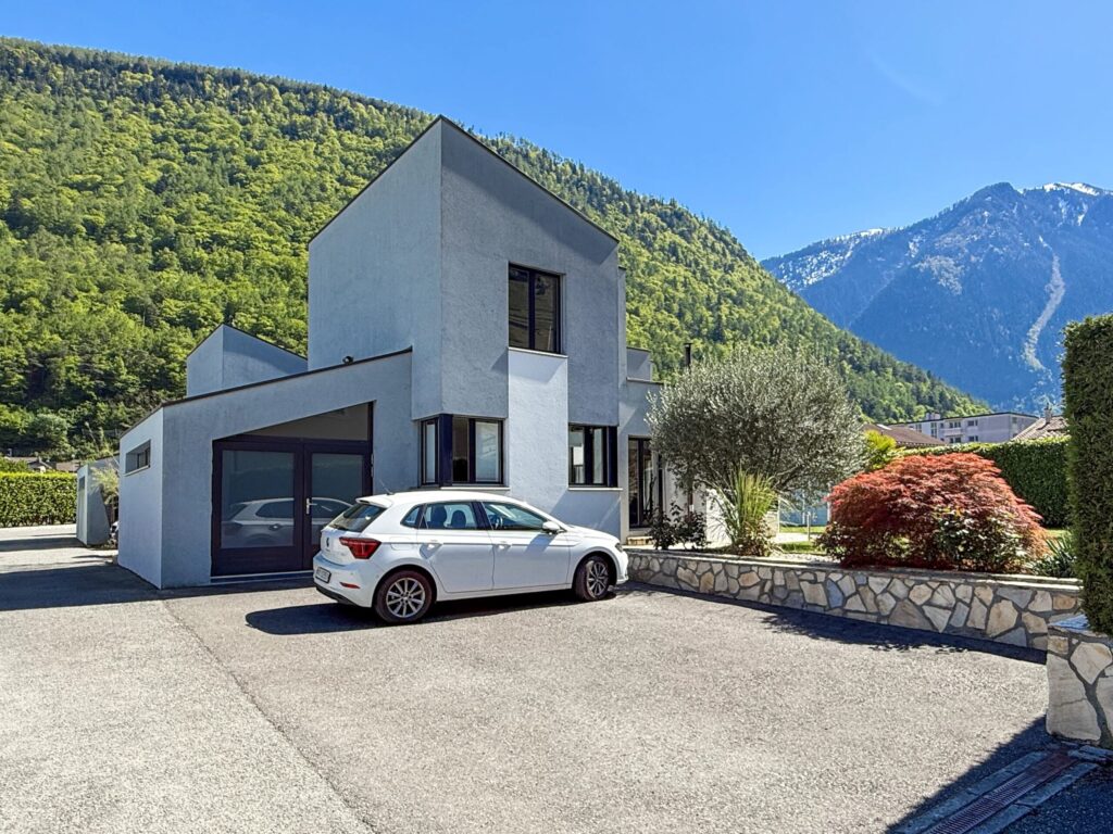 Villa contemporaine à Martigny ! – 6 pièces – 4 chambres – 220 m²