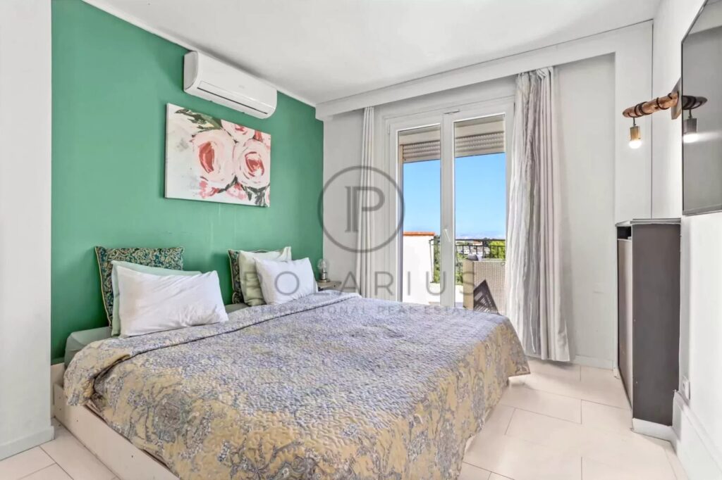 Villa de luxe avec vue sur la mer à vendre à Antibes – 6 chambres, piscine et appartement d&rsquo;invités – 9 pièces – 6 chambres – 350 m²