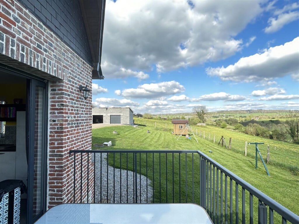 L&rsquo;agence CAZIN IMMOBILIER vous propose cette jolie maison de – 4 pièces – 3 chambres – 98 m²