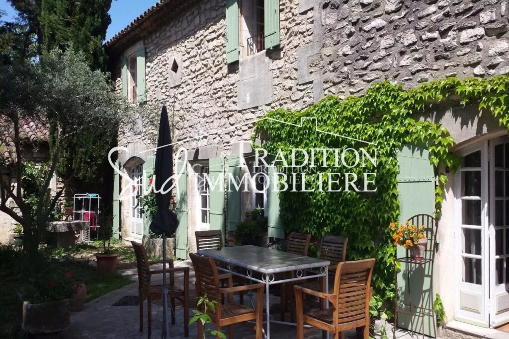 vente mas – NR pièces – 5 chambres – 200.00 m²