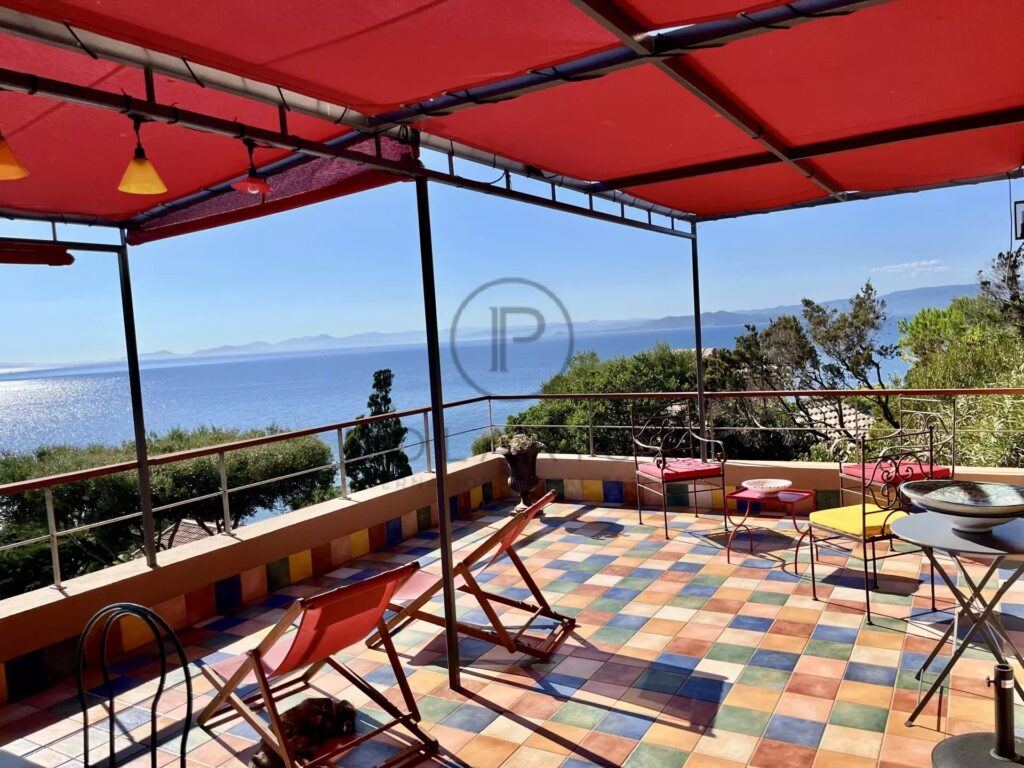 Charmante villa avec vue mer sur l&rsquo;Île du Levant – 4 pièces – 3 chambres – 120.5 m²