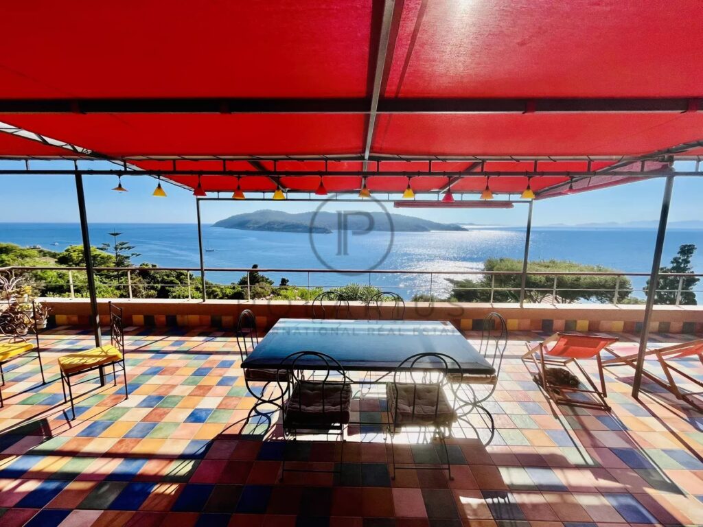 Charmante villa avec vue mer sur l&rsquo;Île du Levant – 4 pièces – 3 chambres – 120.5 m²