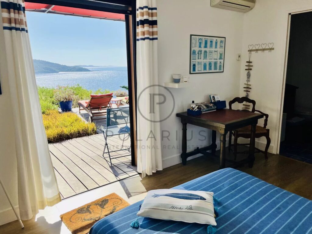 Charmante villa avec vue mer sur l&rsquo;Île du Levant – 4 pièces – 3 chambres – 120.5 m²