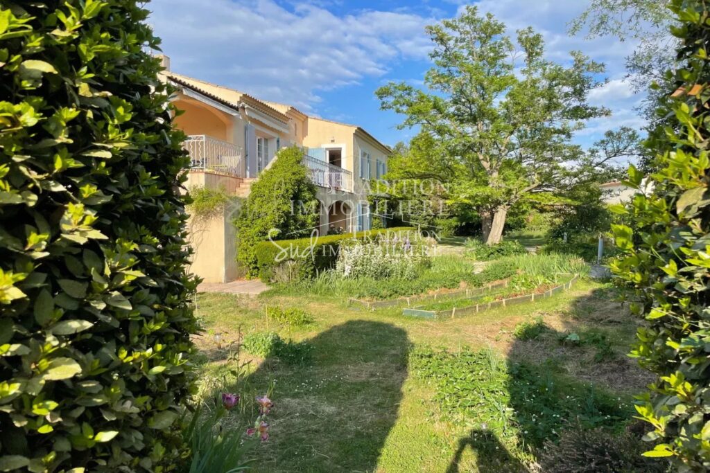 vente maison 8 Pièce(s) – 8 pièces – 6 chambres – 256.00 m²