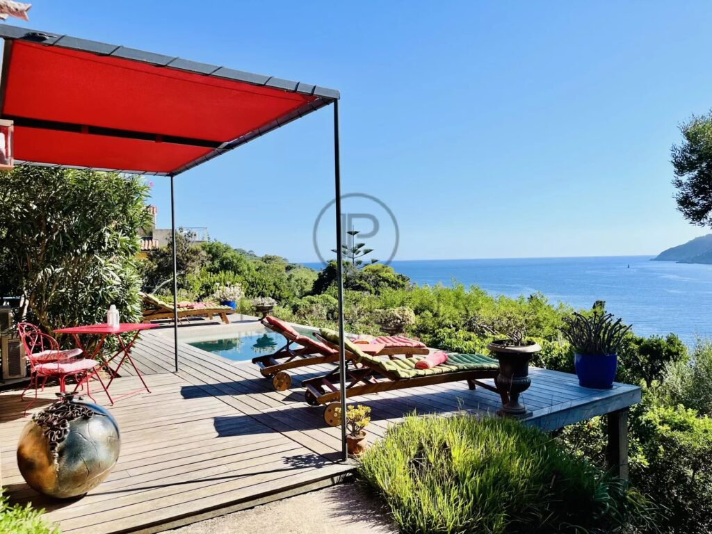 Charmante villa avec vue mer sur l&rsquo;Île du Levant – 4 pièces – 3 chambres – 120.5 m²