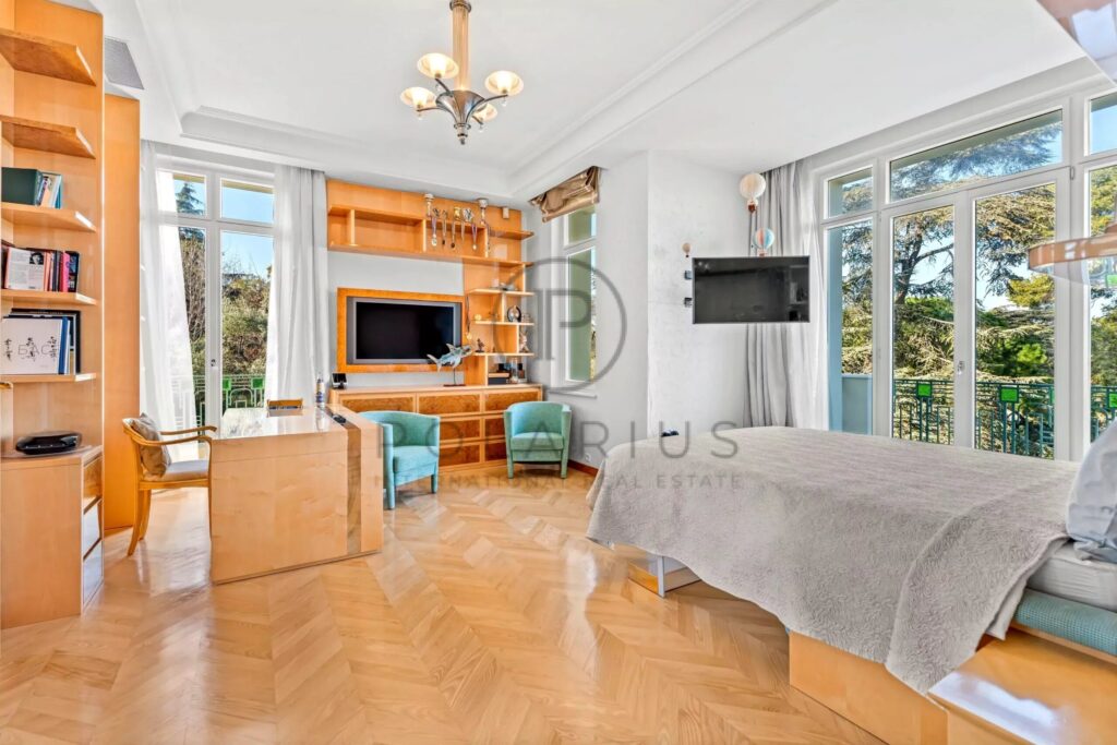 Domaine d’exception à vendre au Cap d’Antibes – Château du Cap – 15 pièces – 11 chambres – 1000 m²