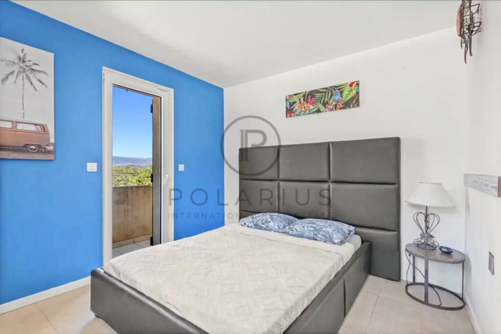 Villa de luxe avec vue sur la mer à vendre à Antibes – 6 chambres, piscine et appartement d&rsquo;invités – 9 pièces – 6 chambres – 350 m²