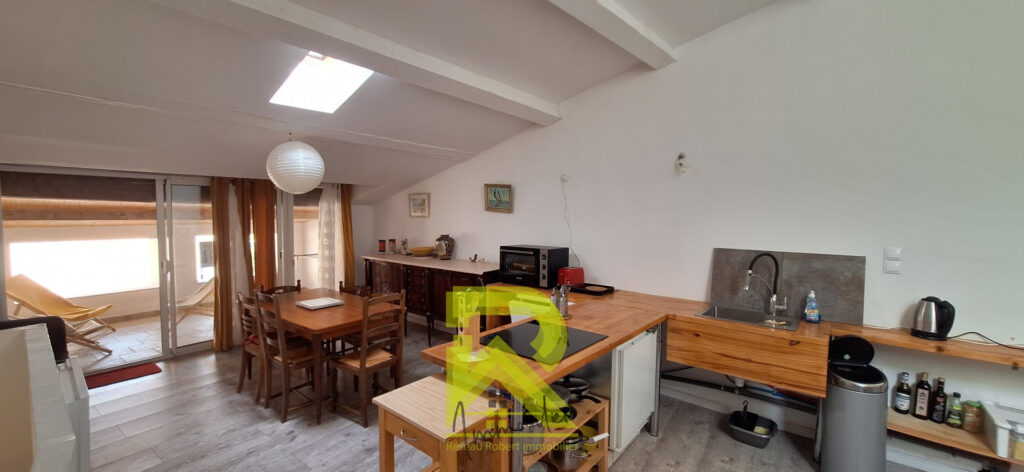 Maison de village atypique avec belle vue sur L&rsquo;étang de BAG – 5 pièces – 3 chambres – 160 m²