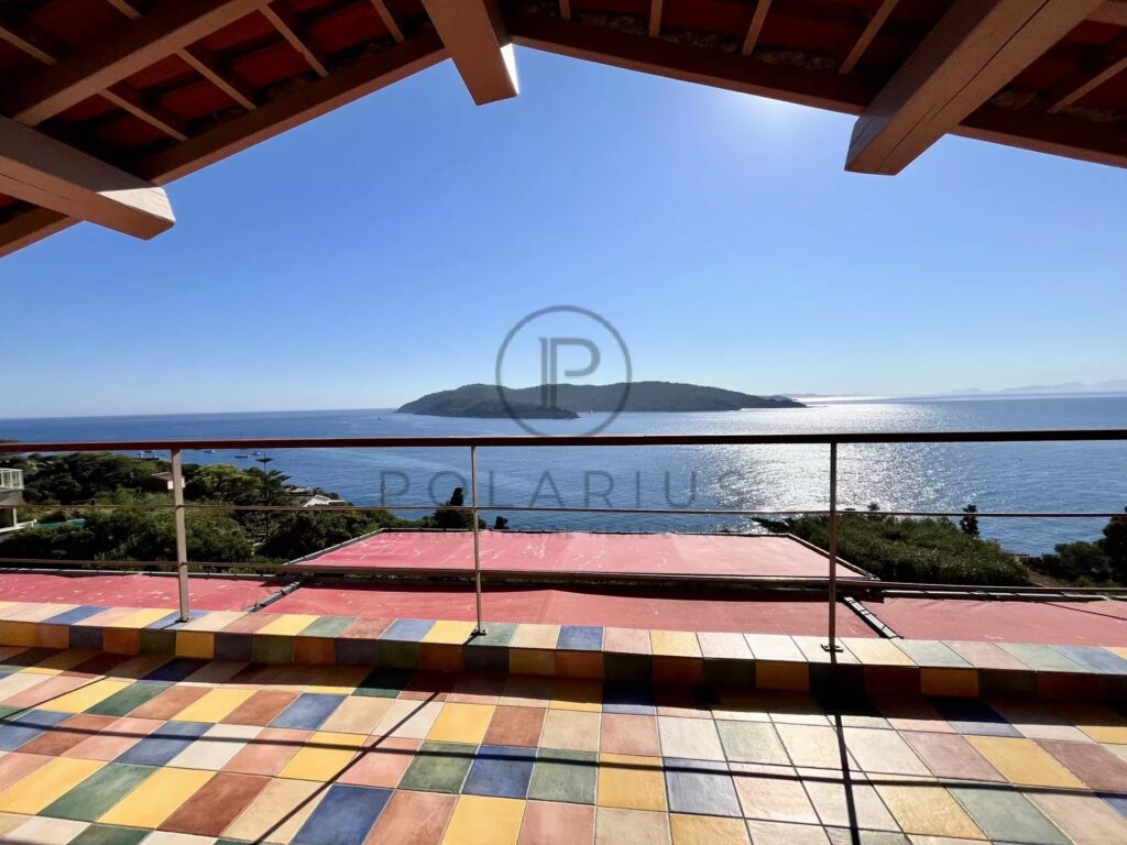 Charmante villa avec vue mer sur l&rsquo;Île du Levant – 4 pièces – 3 chambres – 120.5 m²