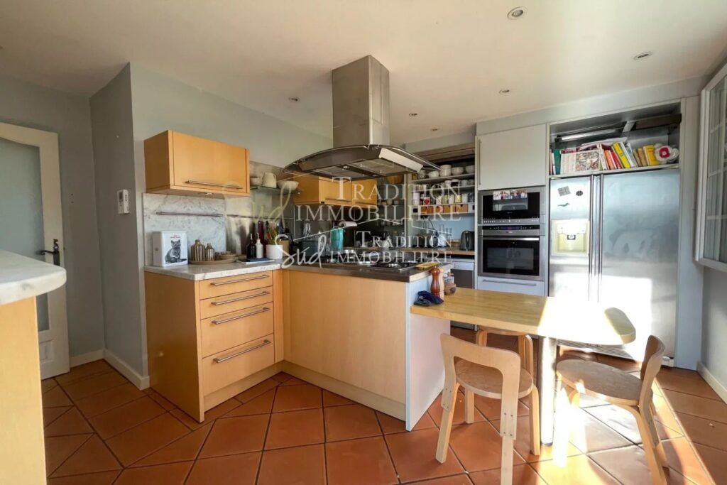 vente maison 8 Pièce(s) – 8 pièces – 6 chambres – 256.00 m²