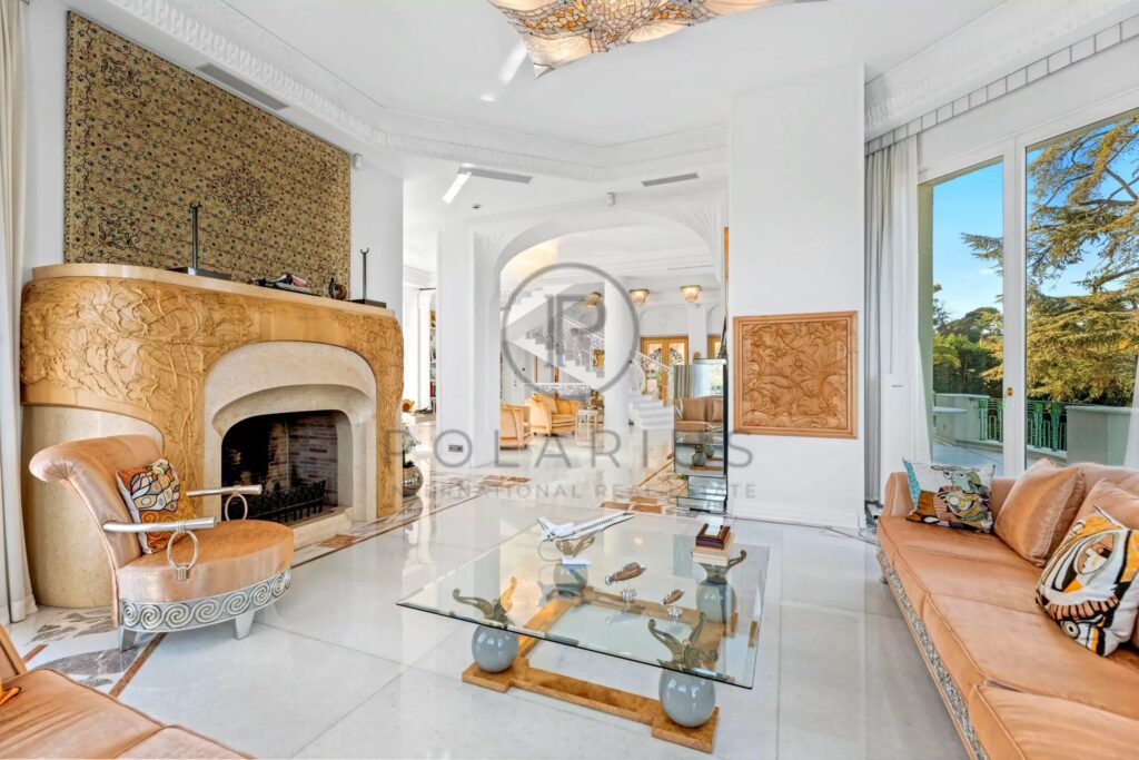 Domaine d’exception à vendre au Cap d’Antibes – Château du Cap – 15 pièces – 11 chambres – 1000 m²