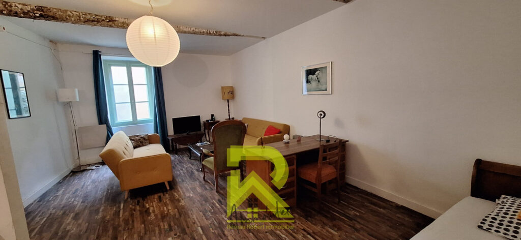 Maison de village atypique avec belle vue sur L&rsquo;étang de BAG – 5 pièces – 3 chambres – 160 m²