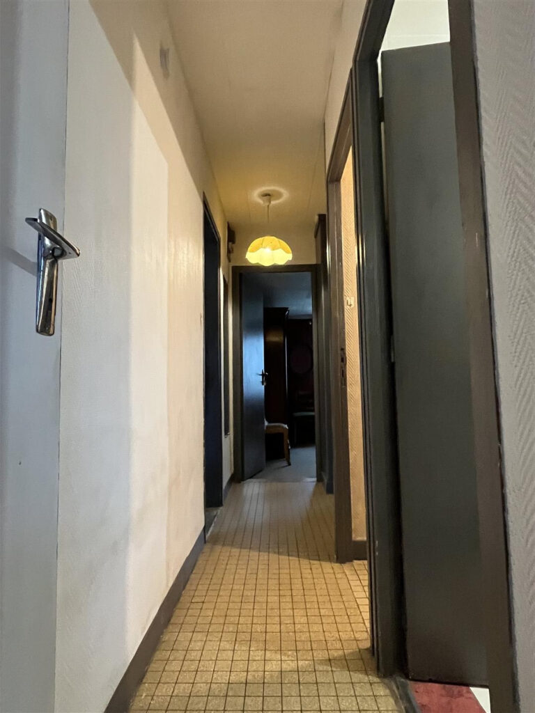 Située au milieu des prairies du Pays d&rsquo;Auge, au bout d&rsquo;un c – 9 pièces – 6 chambres – 170 m²