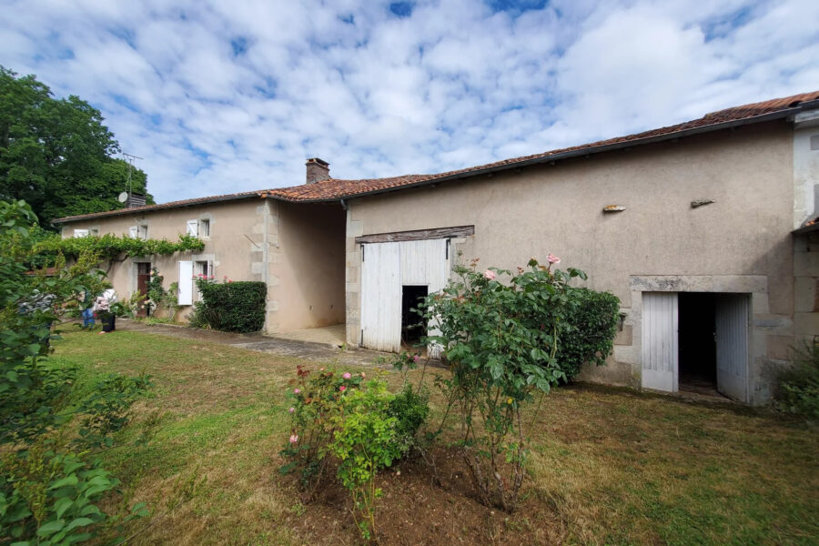 Maison à vendre à Nanteuil-en-vallée