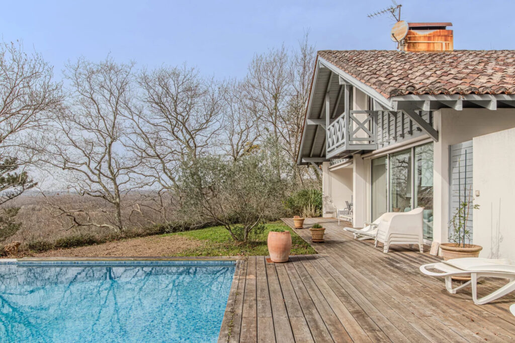 Propriété déxception ? Élégance, lumière et panorama sur les – 5 pièces – NR chambres – 155 m²
