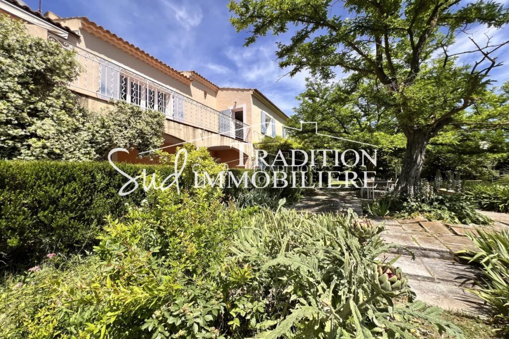 vente maison 8 Pièce(s) – 8 pièces – 6 chambres – 256.00 m²