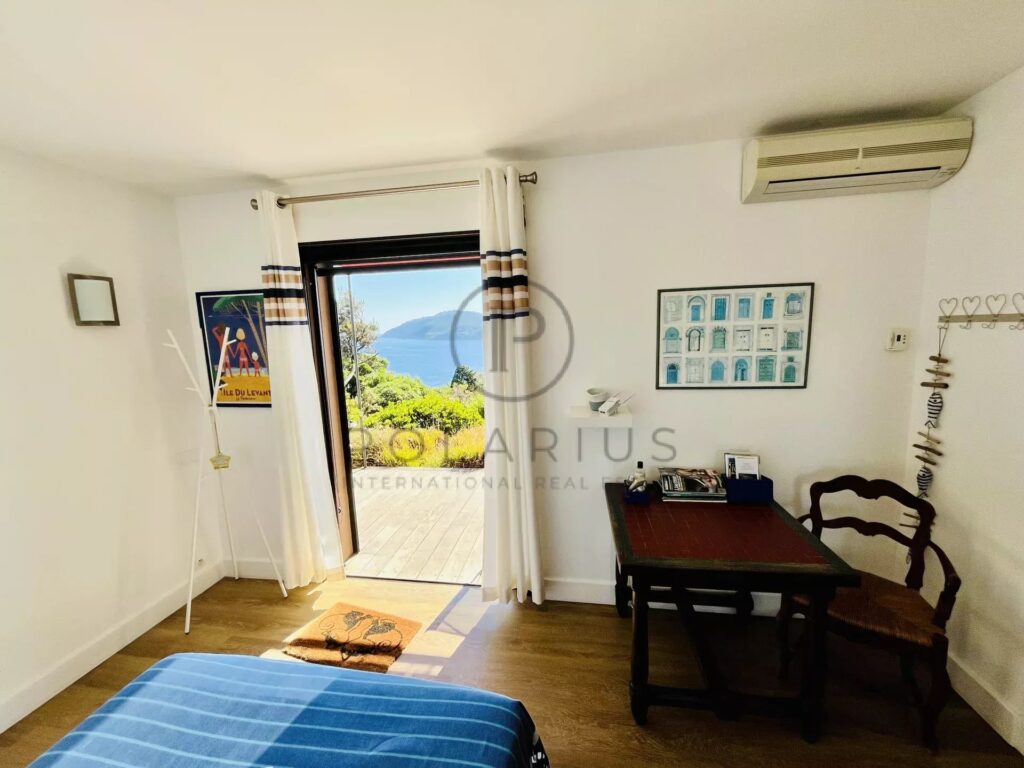 Charmante villa avec vue mer sur l&rsquo;Île du Levant – 4 pièces – 3 chambres – 120.5 m²
