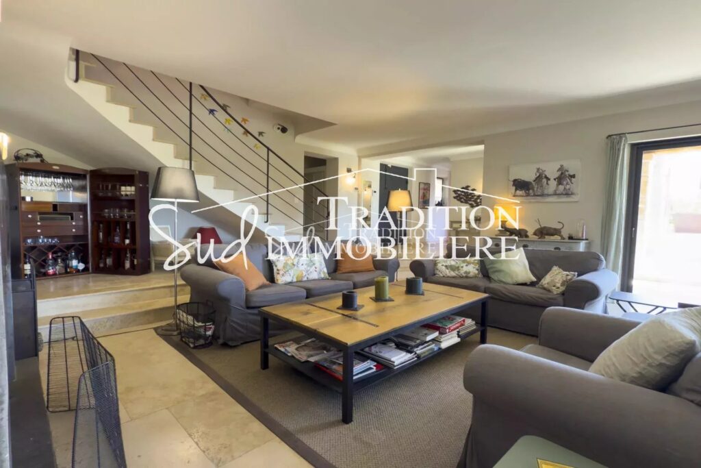 vente maison – NR pièces – NR chambres – 240.00 m²
