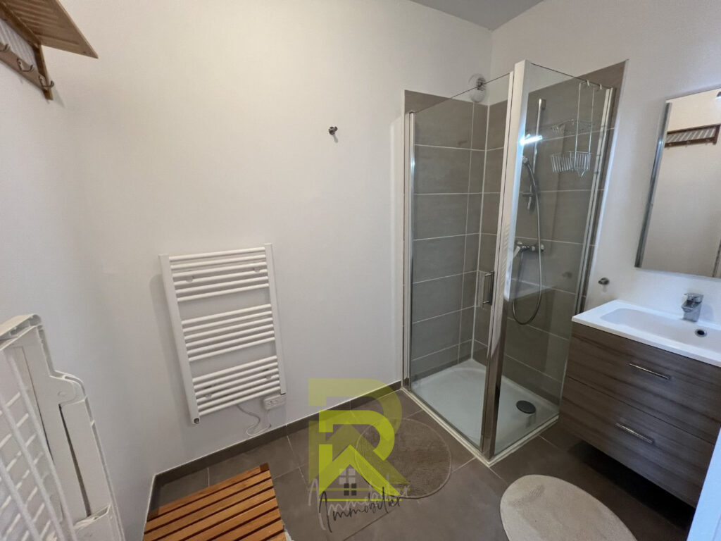 À Montpellier, appartement avec terrasse en vente avec R Imm – 3 pièces – 2 chambres – 64.75 m²