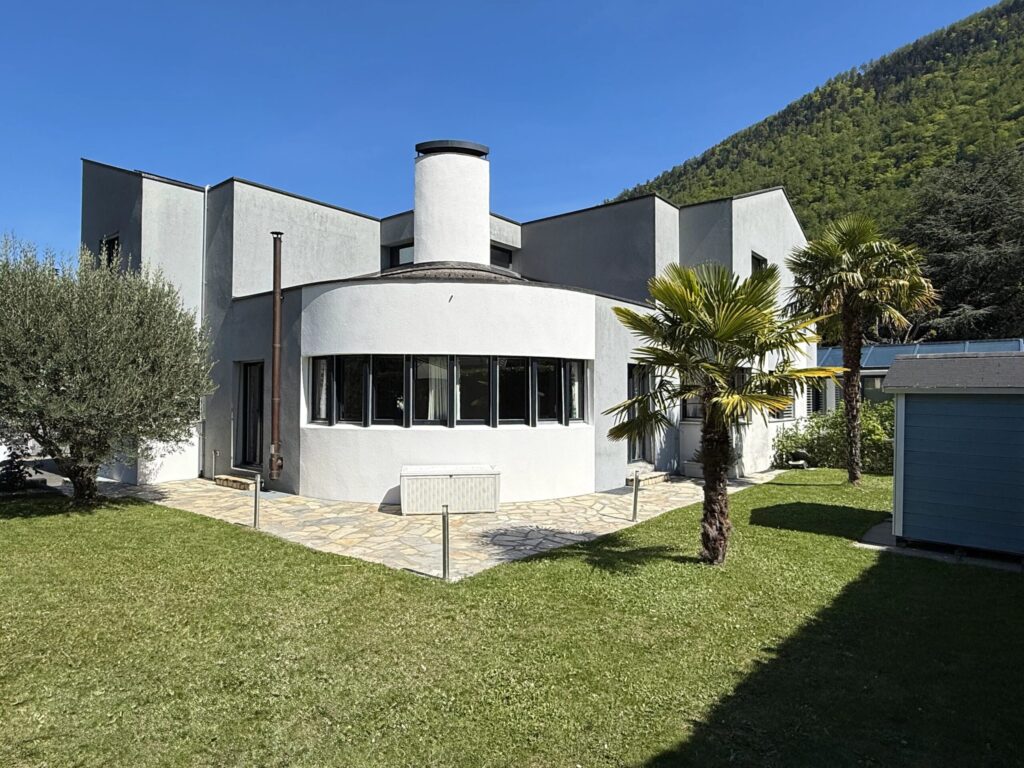 Villa contemporaine à Martigny ! – 6 pièces – 4 chambres – 220 m²