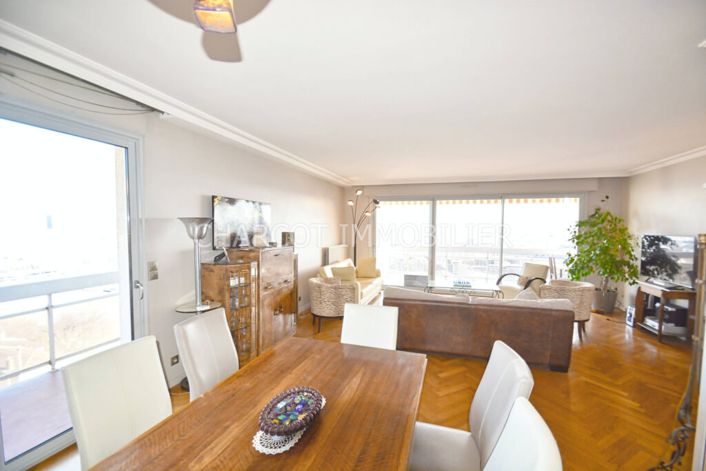 EXCLUSIVITÉ – LYON 5ÈME – APPARTEMENT T5 + CAVE + PARKING PR – 5 pièces – 3 chambres – 137.08 m²
