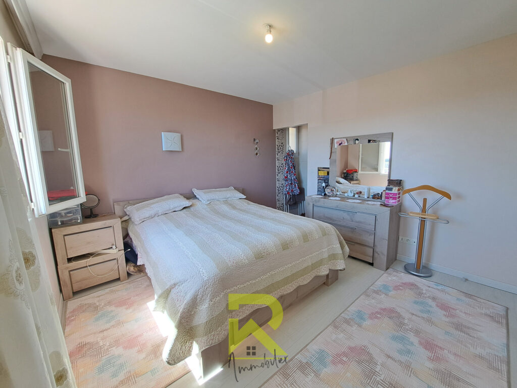 Villa 7 pièces de 180 m2 avec jardin 394 m2  – 7 pièces – 5 chambres – 180 m²