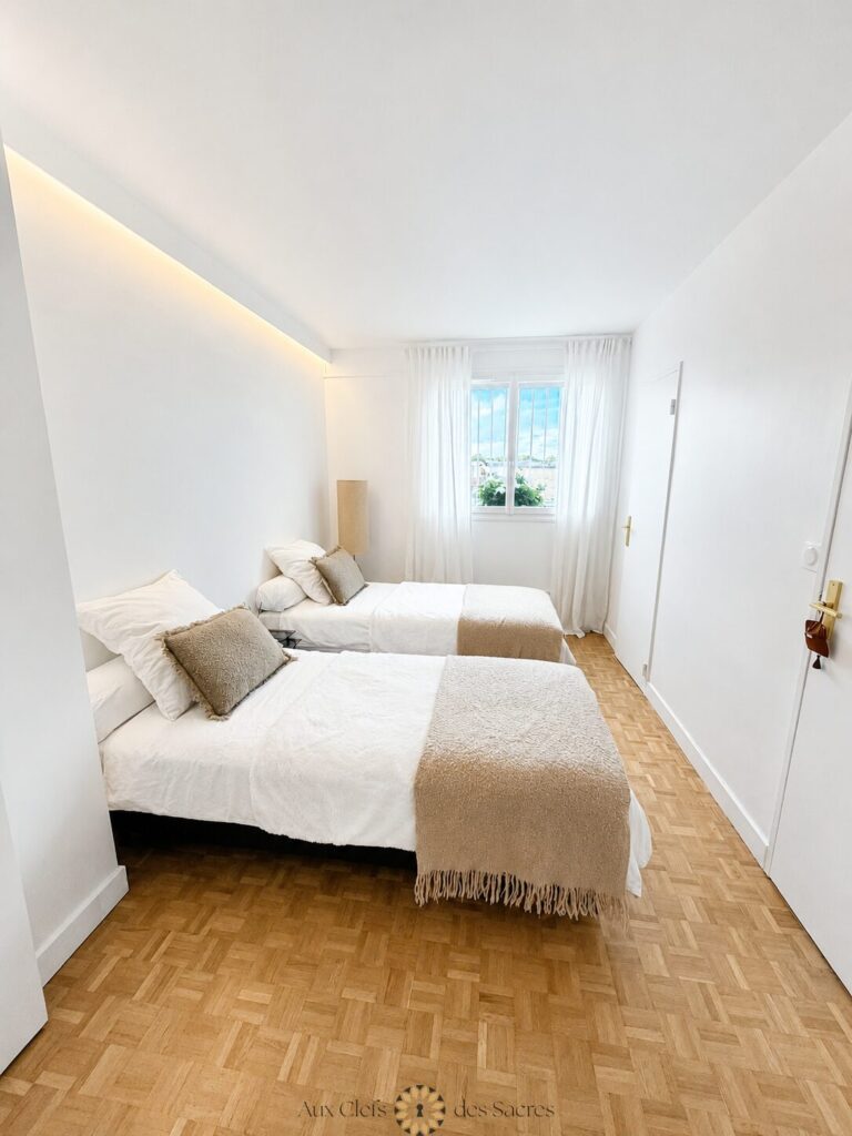 Appartement type 3/4 avec grand balcon filant et stationneme – 4 pièces – 3 chambres – 121.98 m²