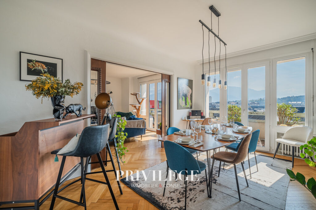 Élégant appartement rénové avec vue panoramique   Chambéry – 5 pièces – 3 chambres – 133.19 m²