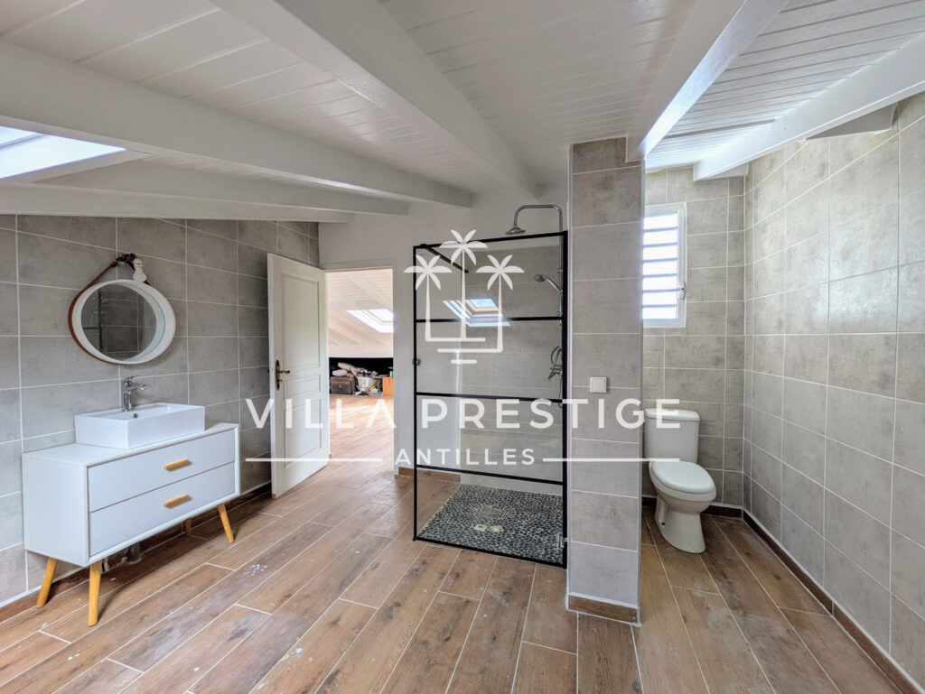 PROPRIÉTÉ D&rsquo;EXCEPTION VILLA T6 ET 2 LOGEMENTS T2 – VUE DÉGAG – 10 pièces – 7 chambres – 257.37 m²