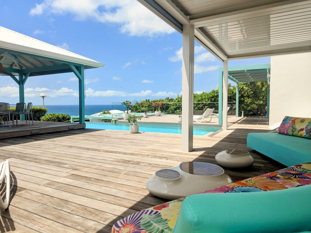 Villa d&rsquo;architecte de luxe – vue mer – St-François – 4 pièces – 3 chambres – 147 m²